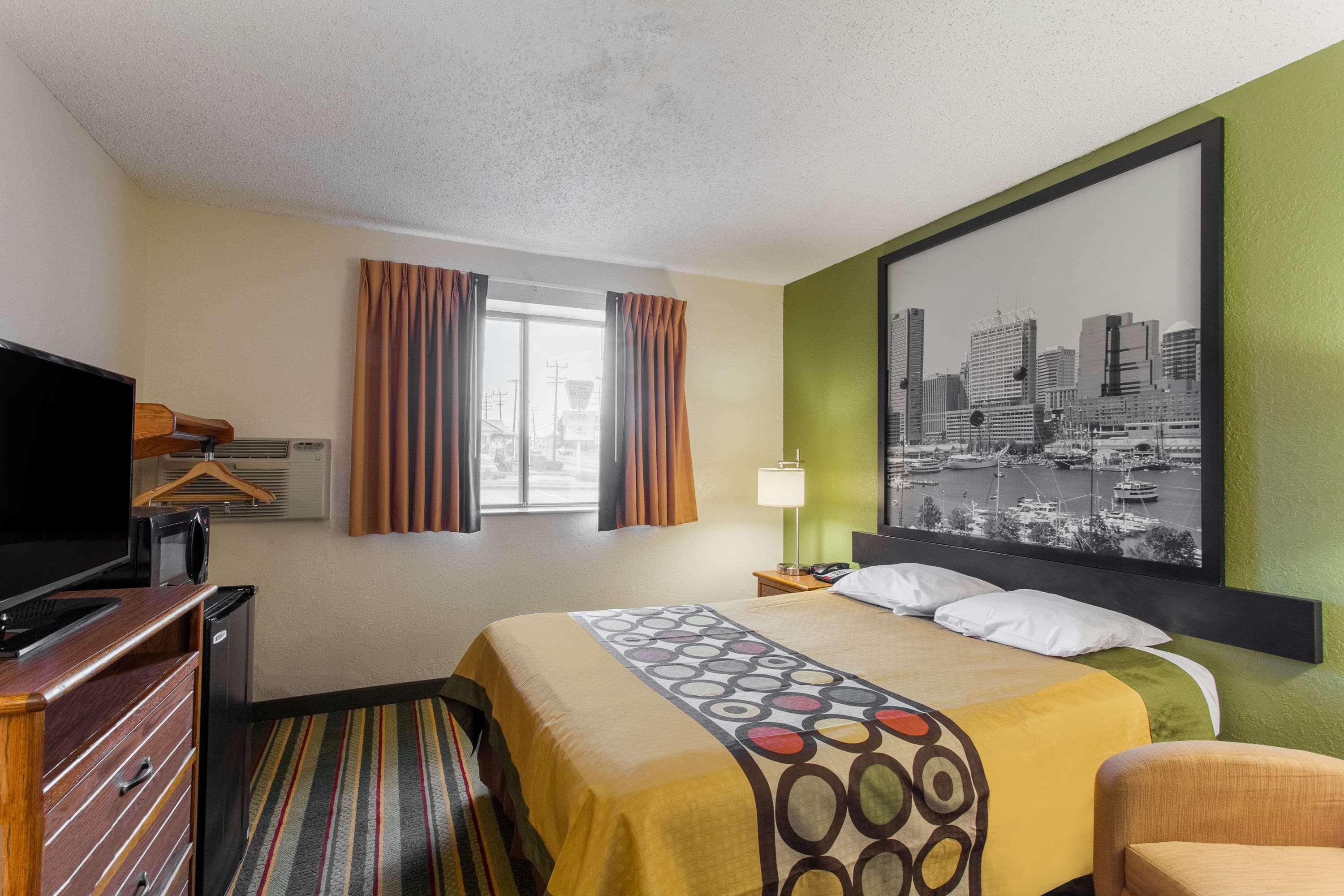 ซูเปอร์ 8 บาย วินด์แฮม คอลเลจพาร์ค วอช ดีซี แอเรีย Hotel ภายนอก รูปภาพ